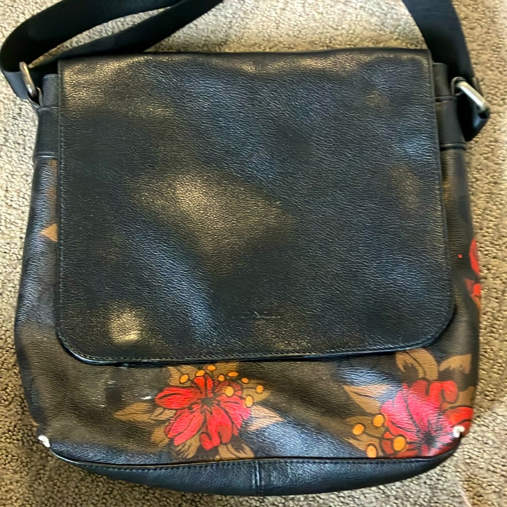 COACH charles signature medium crossbody messenger bag 🖤🌺